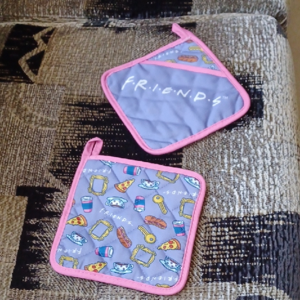 4/$60 New FRIENDS Pot Holders - Set Of 2